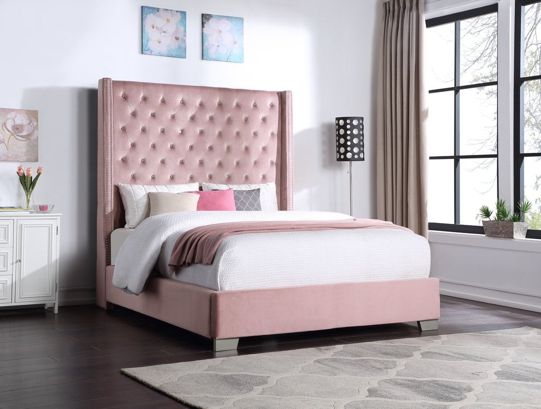 Cama con mechones en forma de diamante