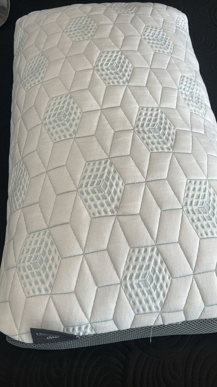 Memory foam pillow