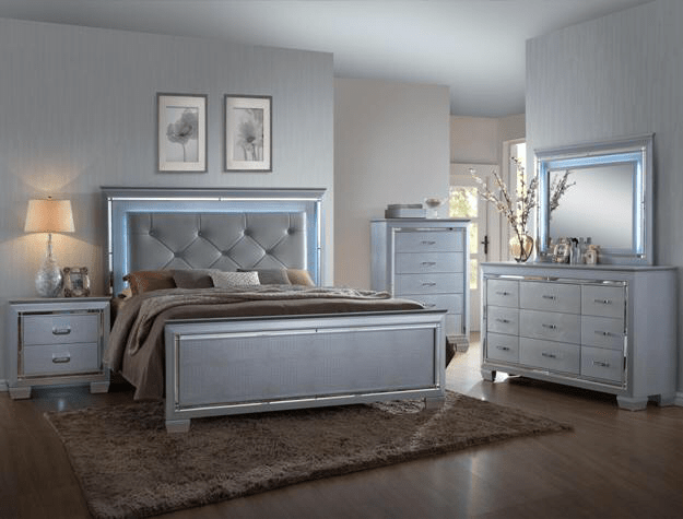 Louis Philip Full Bedroom Set in Cherry by Crown Mark - Casa