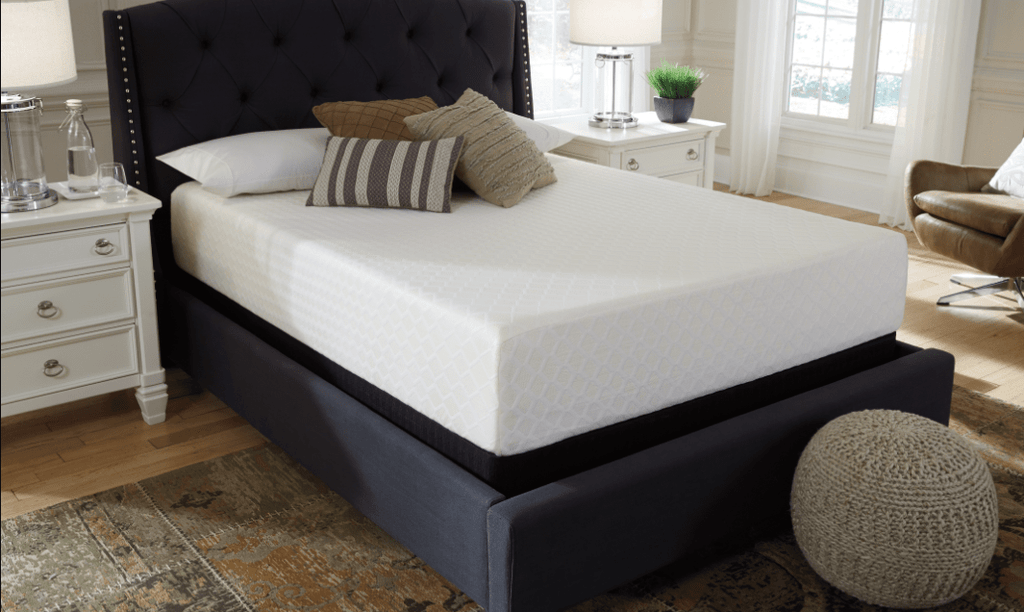 Queen plush deals memory foam mattress